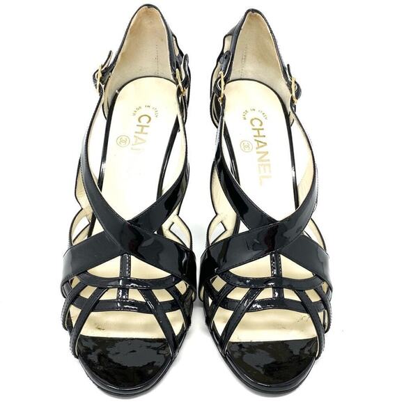 CHANEL CC LOGO BLACK PATENT LEATHER SANDALS HEELS EU 39 / US 9 - Picture 2 of 10